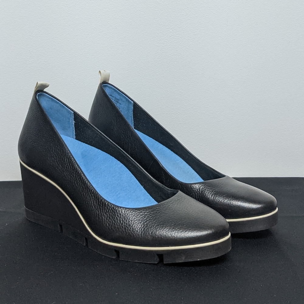 Betabrand All-Weather Wedges Onyx  Sz 7M